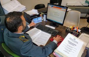 Corsi fittizi e INPS truffato: nei guai due bresciane