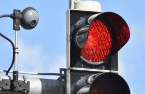 Calvisano, troppe multe: sassaiola contro macchinetta del semaforo