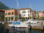 Nudi nel lago per festeggiare il fidanzamento, denunciati per atti osceni