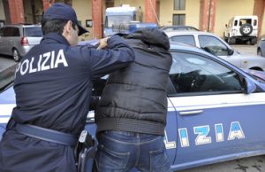 Violenze e minacce alla compagna e alla figlia, uomo ai domiciliari torna in carcere