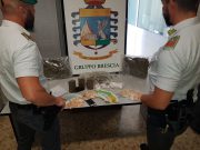 Dietro ai telefonini lo spaccio di droga: in arresto un 36enne bresciano