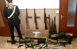 Un arsenale da guerra in casa: due bresciani in manette