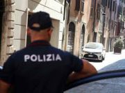 Droga e denaro contante, fermato 18enne tunisino