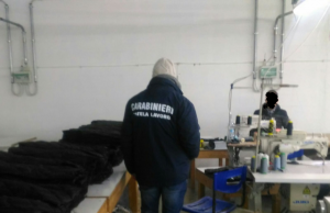 Abbigliamento contraffatto e lavoro in nero: giro di vite dei Carabinieri