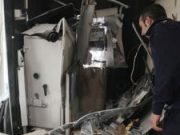 Assalto ai bancomat del centro commerciale: ladro ferito da scoppio