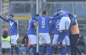 Un Brescia in emergenza sfida il Crotone: sei le assenze “pesanti”