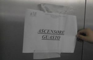 Ascensore guasto, 3 inquilini con invalidità bloccati in casa