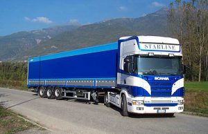 Tir urta auto e fugge. Autista rintracciato grazie alle telecamere