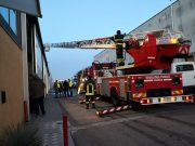 Incendio alla Idealcar di Ghedi: paura e due feriti non gravi