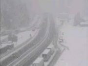 A22, valanga sull’autobrennero. Autostrada ancora chiusa. 12 i km di coda