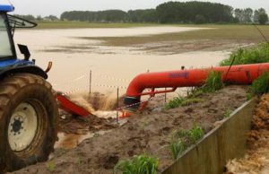 Sversamento liquami e scarichi abusivi nelle campagne bresciane: è allarme