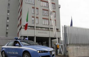 Riaprono gli uffici passaporti e immigrazione, ma solo su appuntamento