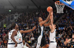Germani Basket Brescia: il treno playoff si allontana dopo il ko con Trento