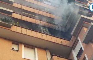 Fiamme e paura in via Cipro in città: esplode un condizionatore