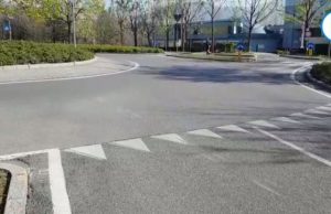 Drammatica caduta dalla moto: muore centauro sul cavalcavia Kennedy