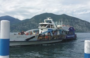 Pochi traghetti, tanti turisti: l’allarme del sindaco di Montisola