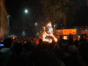 Al Carmine brucia il fantoccio di Matteo Salvini…si accende la polemica