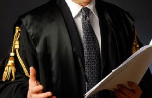 Truffa ai danni di un cliente per 700 mila euro: arrestato avvocato