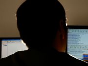 Convinceva una ragazzina a mandare video porno: 27enne indagato