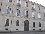 Entra in tribunale con un proiettile da guerra: in manette un 36enne