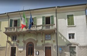 Vince il concorso per comandante della Polizia, ma viene indagata