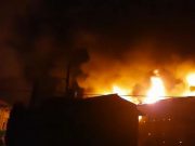 Incendio alla Feltri, ancora al lavoro i Vigili del fuoco