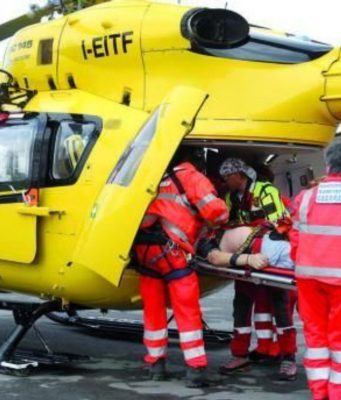 Salò, ciclista investito da un’auto: è grave