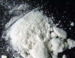 Esine, spacciatore nascondeva cocaina nel lampadario: arrestato