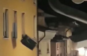 Gettò la lavastoviglie dalla finestra: denunciato l’autore. E’ un 30 enne di Desenzano