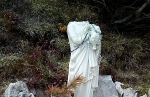 Statue sacre vandalizzate sul Guglielmo, gli escursionisti insorgono