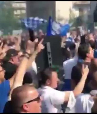 Entusiasmo alle stelle allo stadio per accompagnare la squadra negli spogliatoi