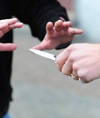 Aggredisco il convivente con un coltello: donna arrestata a Gavardo