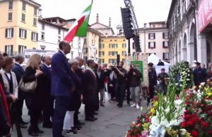 Brescia ricorda i caduti di Piazza Loggia: 8 rintocchi per le 8 vittime