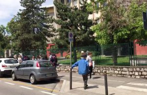 Insegnante si suicida nella palestra della scuola “Pascoli” di Brescia