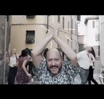 Enrico Zani colpisce ancora con “Ti ringrazio mio signore rock”