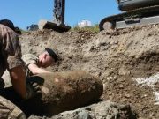 Erbusco, gli artificieri fanno brillare la bomba inesplosa del 1945