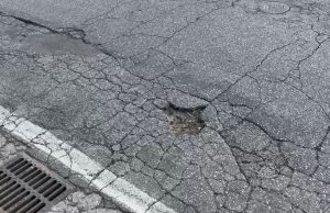 Strade dissestate, dalla Regione fondi per 12 interventi nel Bresciano