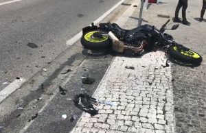 Paura in via Dalmazia per uno scontro auto-moto