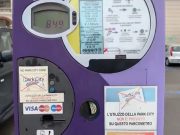 Strisce blu, come non pagare il minimo imposto, commissioni e canoni. L’inchiesta di ÈliveBresciatv