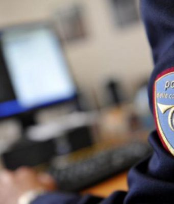 Regali di Natale online, la guida per gli acquisti sicuri della Questura