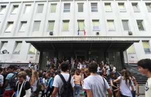 Distanziamento, igiene e prevenzione: il protocollo per il ritorno a scuola