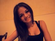 Jennifer non ce l’ha fatta: addio alla barista brasiliana travolta in via Trieste