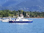 Annegamento a Sale Marasino, l’abbraccio degli amici alla famiglia di Vitor