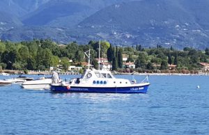 Annegamento a Sale Marasino, l’abbraccio degli amici alla famiglia di Vitor