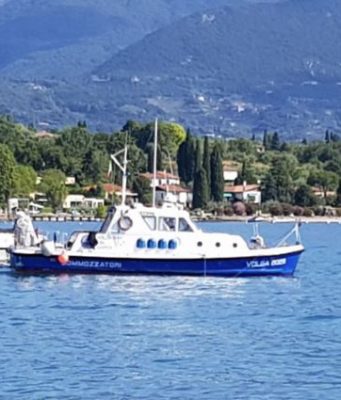 Annegamento a Sale Marasino, l’abbraccio degli amici alla famiglia di Vitor