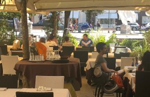 Matteo Salvini a Forte dei Marmi con la maglia delle rondinelle…