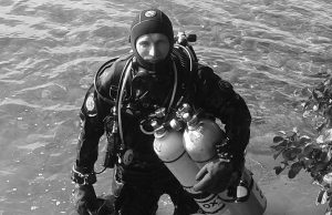 Tradito da un cordino, muore sub polacco