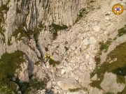 Tragedia in Valle Camonica, alpinista muore dopo una caduta di 100 metri