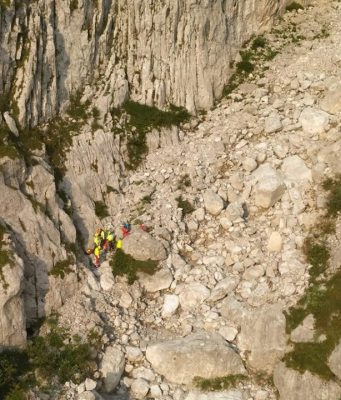Tragedia in Valle Camonica, alpinista muore dopo una caduta di 100 metri