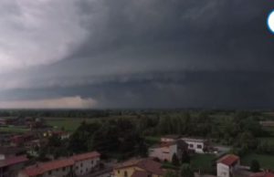 Altra ondata di maltempo sul Bresciano: pesante grandinata in città